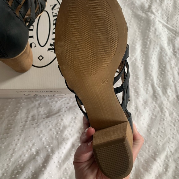 NEVER WORN Steve Madden Black strappy heel - Picture 5 of 5